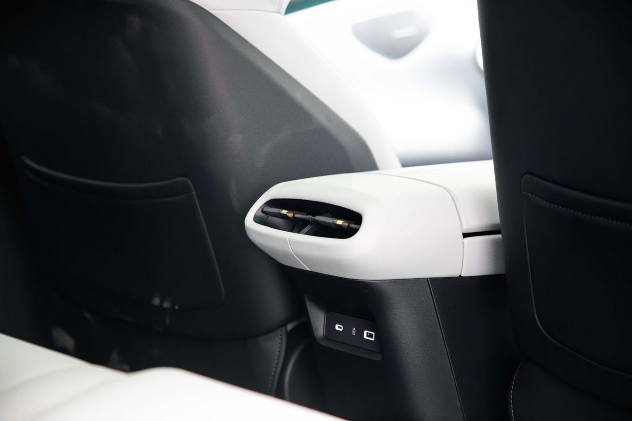 لينك أند كو Z10 Max 21" Alloy Wheels - Black Inside White