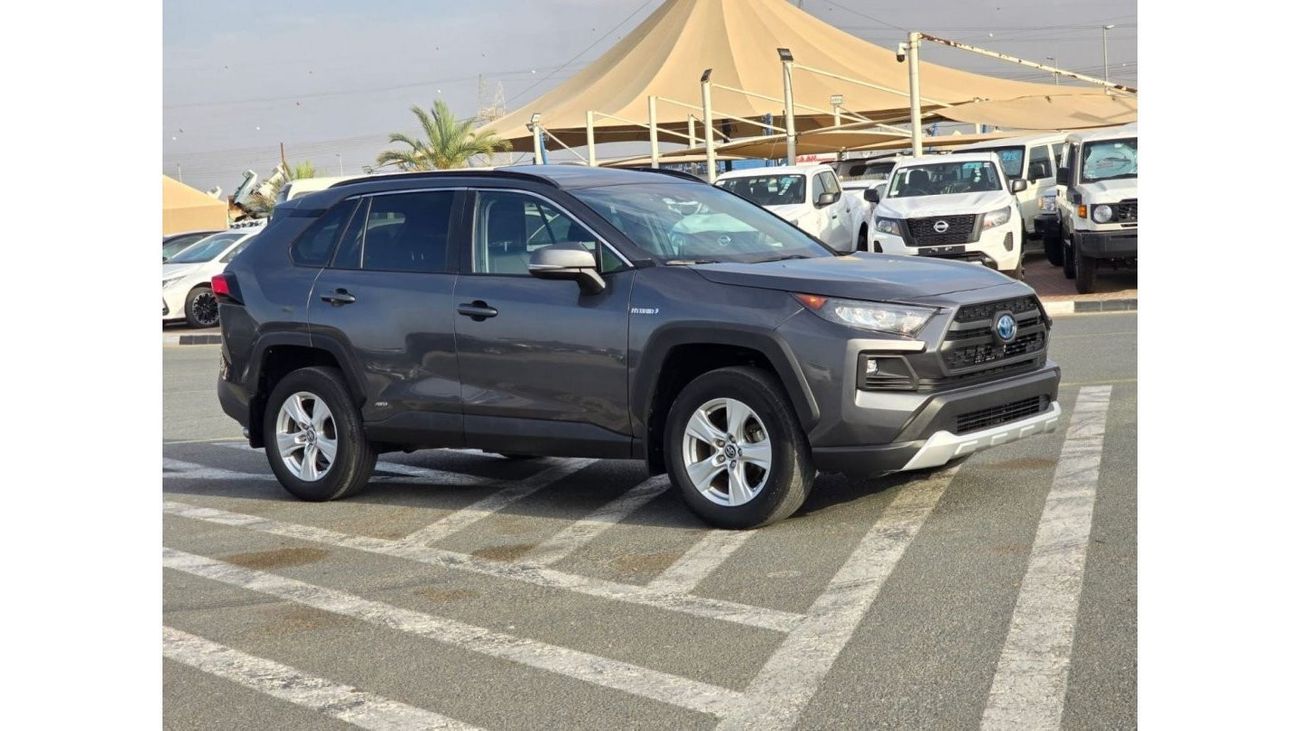 Toyota RAV4 *Offer* 2020 Toyota RAV4 XLE 4x4 AWD Hybrid Full option - UAE PASS 5% VAT Applicable for UAE Registr