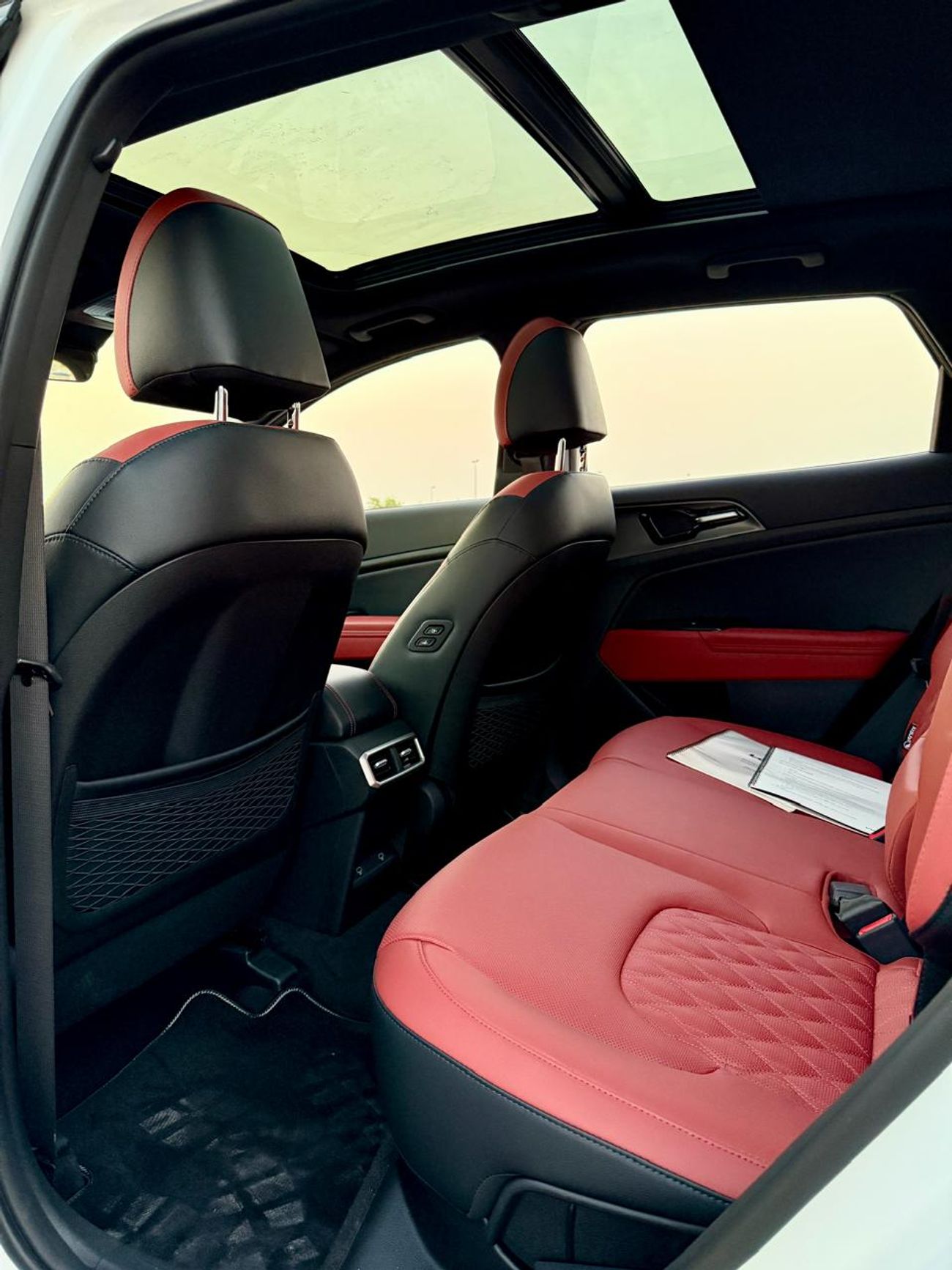 كيا سبورتيج 2.0L MPI LX (FWD)