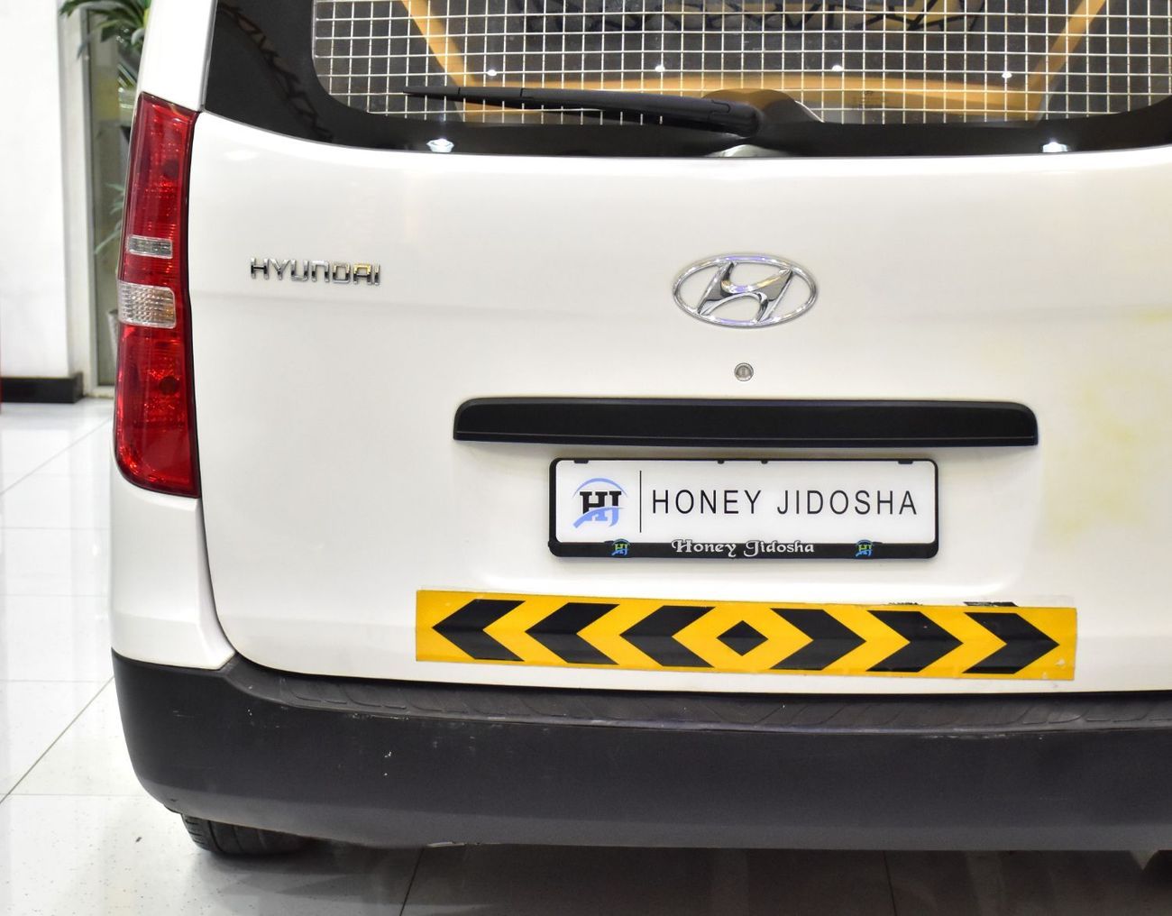 Hyundai H1 Starex EXCELLENT DEAL for our Hyundai H1 ( 2021 Model ) in White Color GCC Specs