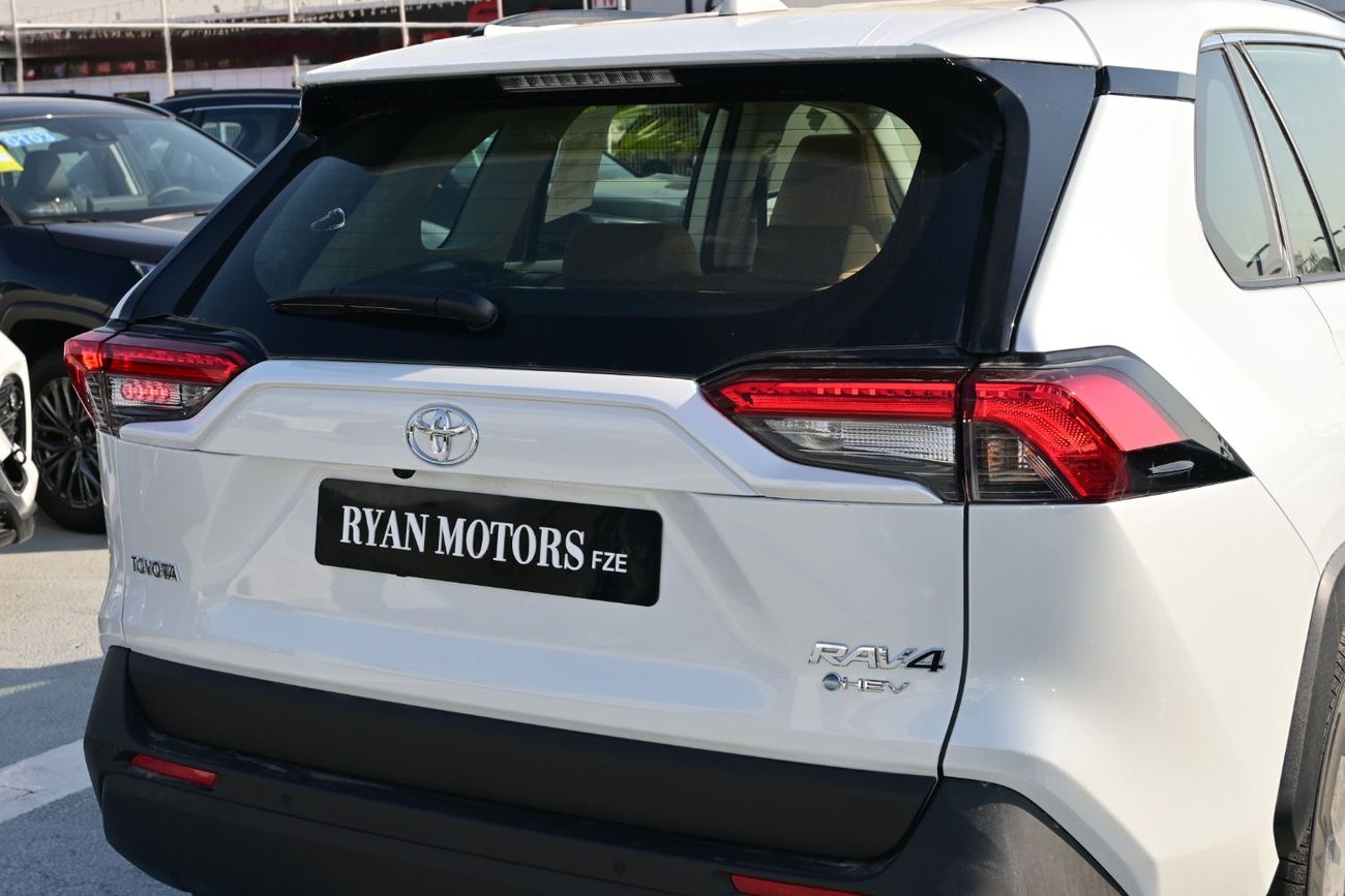 Toyota RAV4 Toyota RAV4 2.5L XLE-G Hybrid AWD, Model 2025 Color White