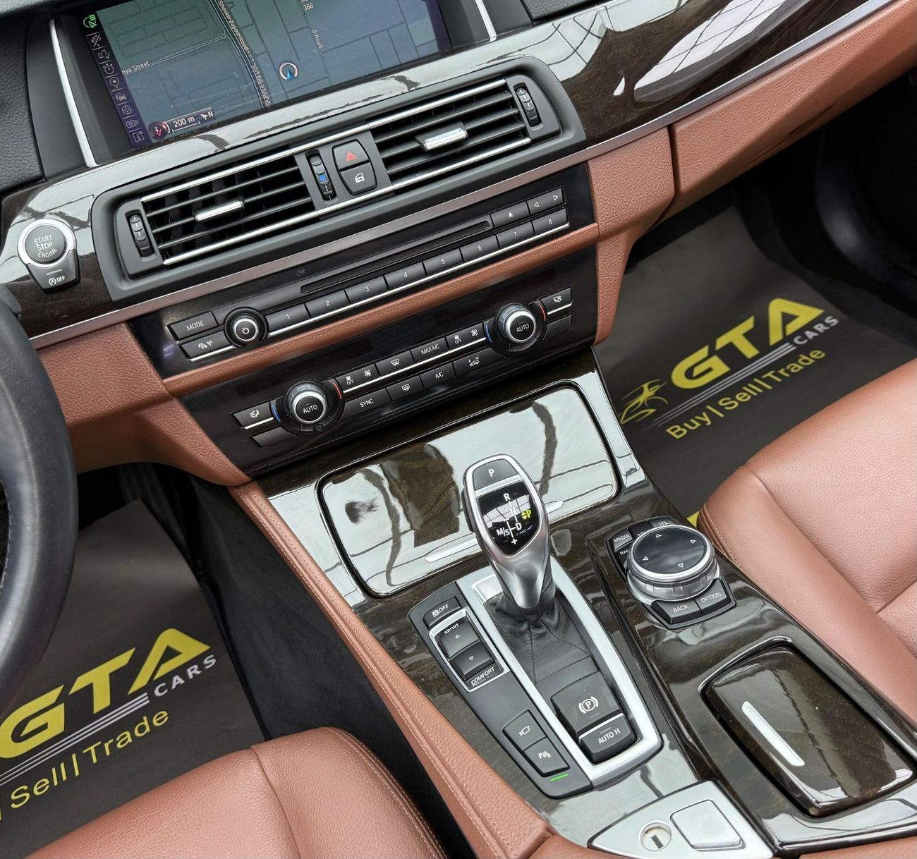 BMW 528i  2015 BMW 528i, Full Service History, Power Sunroof, Excellent Condition, GCC