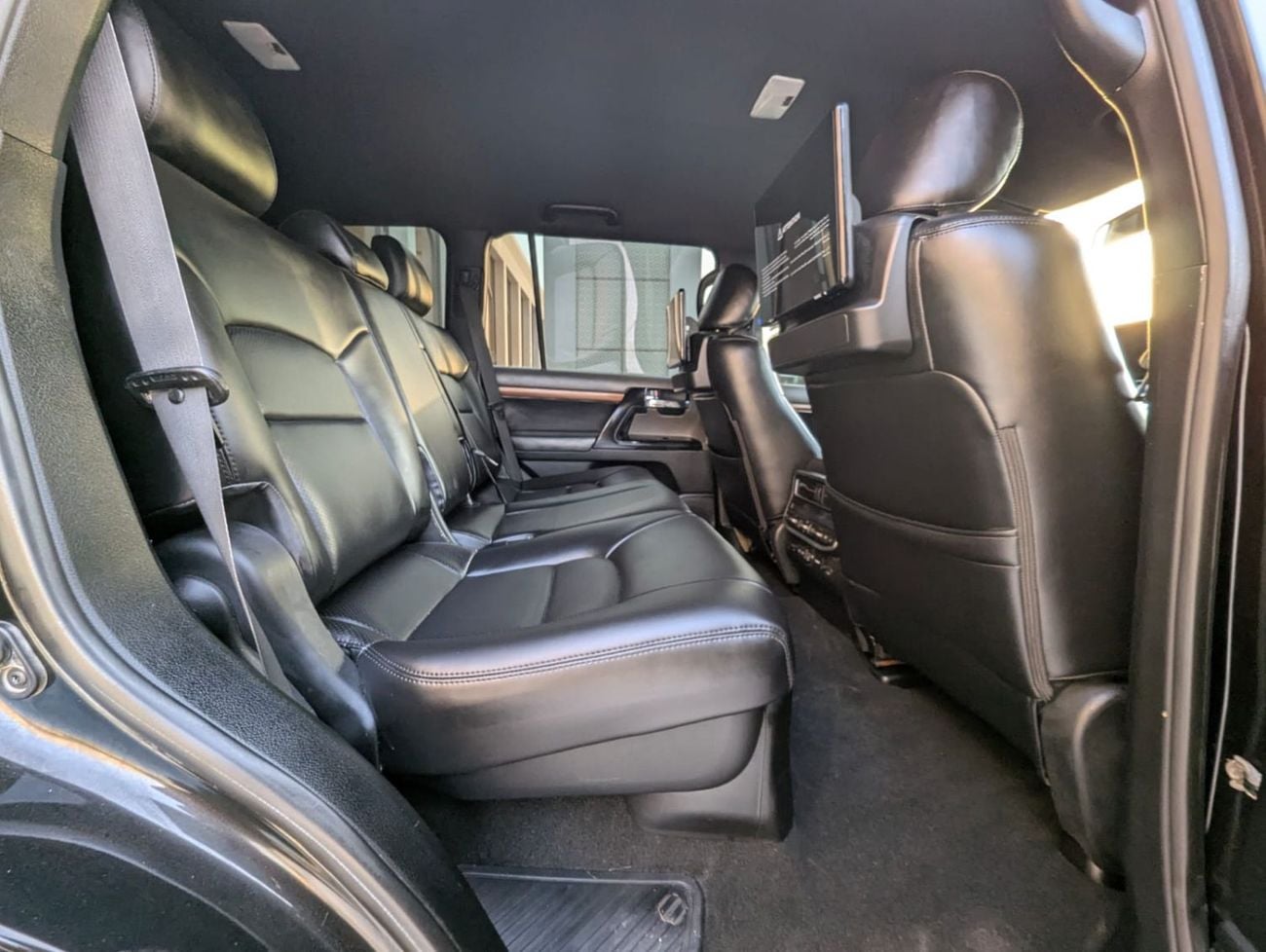 تويوتا لاند كروزر Toyota landcruise 2021Model 4.0L v6 GXR petrol Engine Colour Black push start Transmission Automatic