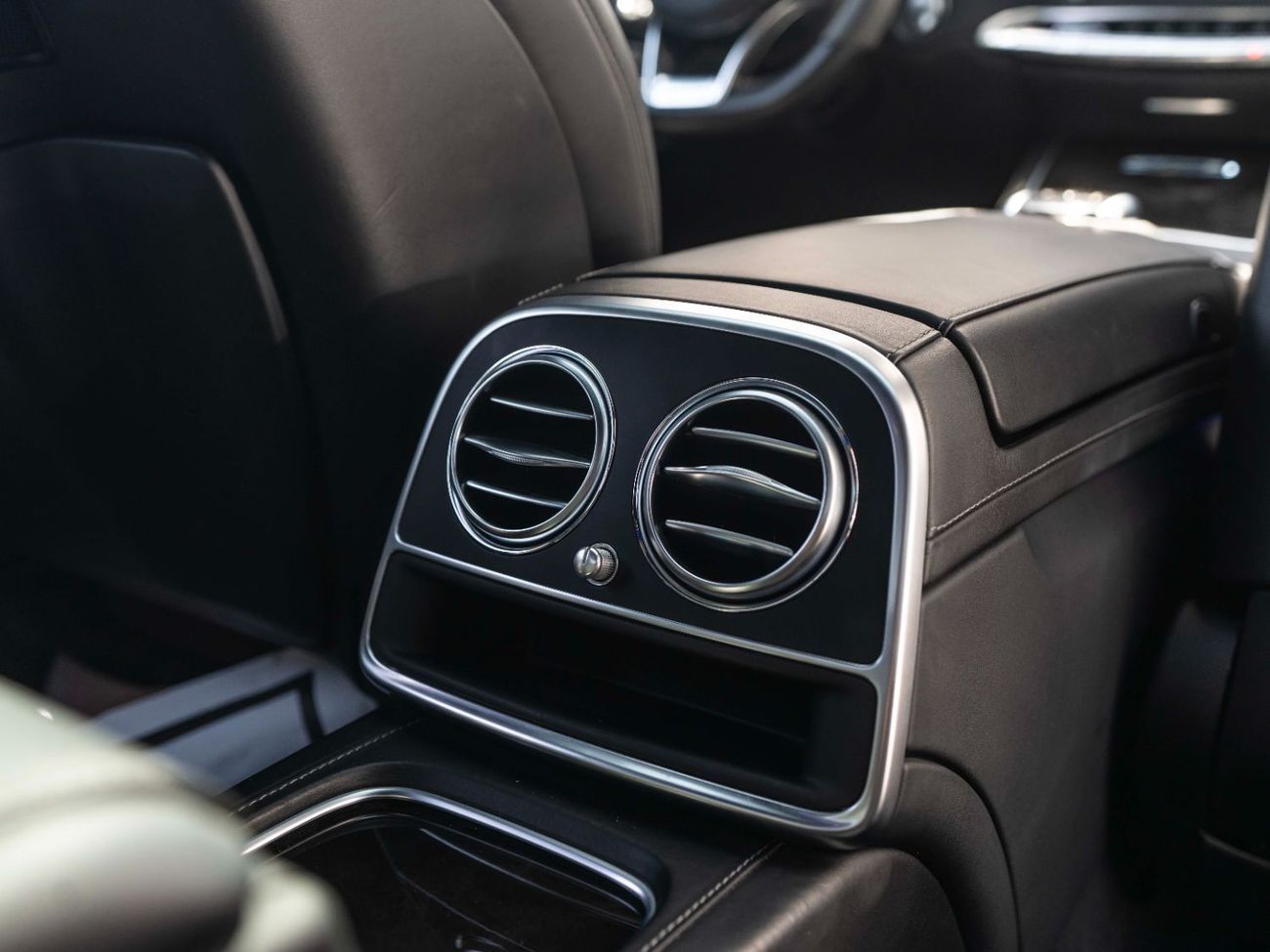 Mercedes-Benz S 63 AMG Std 5.5L