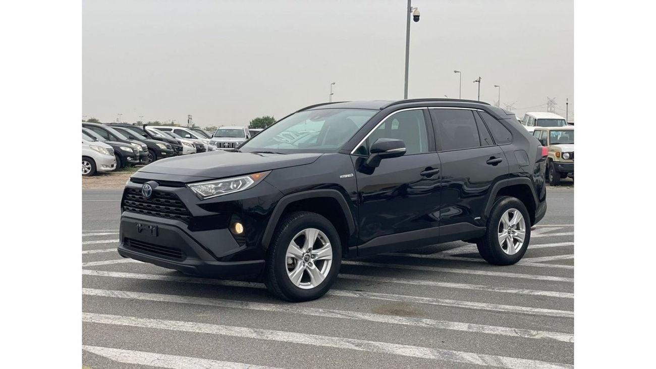 Toyota RAV4 2021 Toyota RAV4 XLE Hybrid Fuel 4x4 AWD - UAE PASS