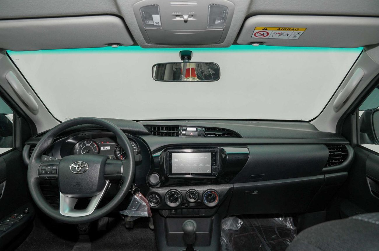 Toyota Hilux 2.4L 4X4 D/C STD(i) M/T DIESEL