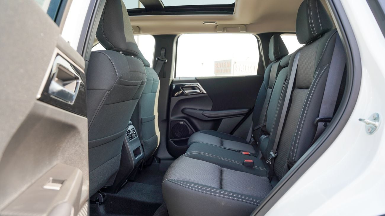 Mitsubishi Outlander Brand New Mitusbishi Outlander HighLine 2026 Export 2.5L Petrol 2WD|White/Black|