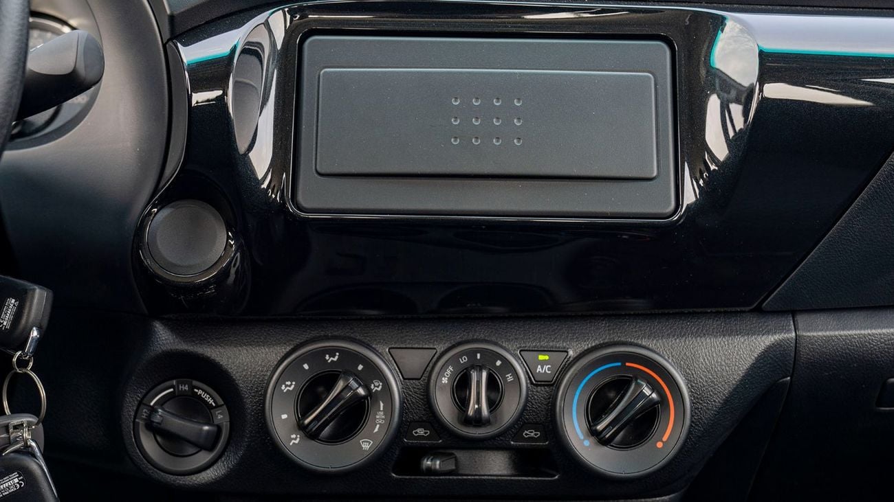 Toyota Hilux AT 2.7 MID OPTION