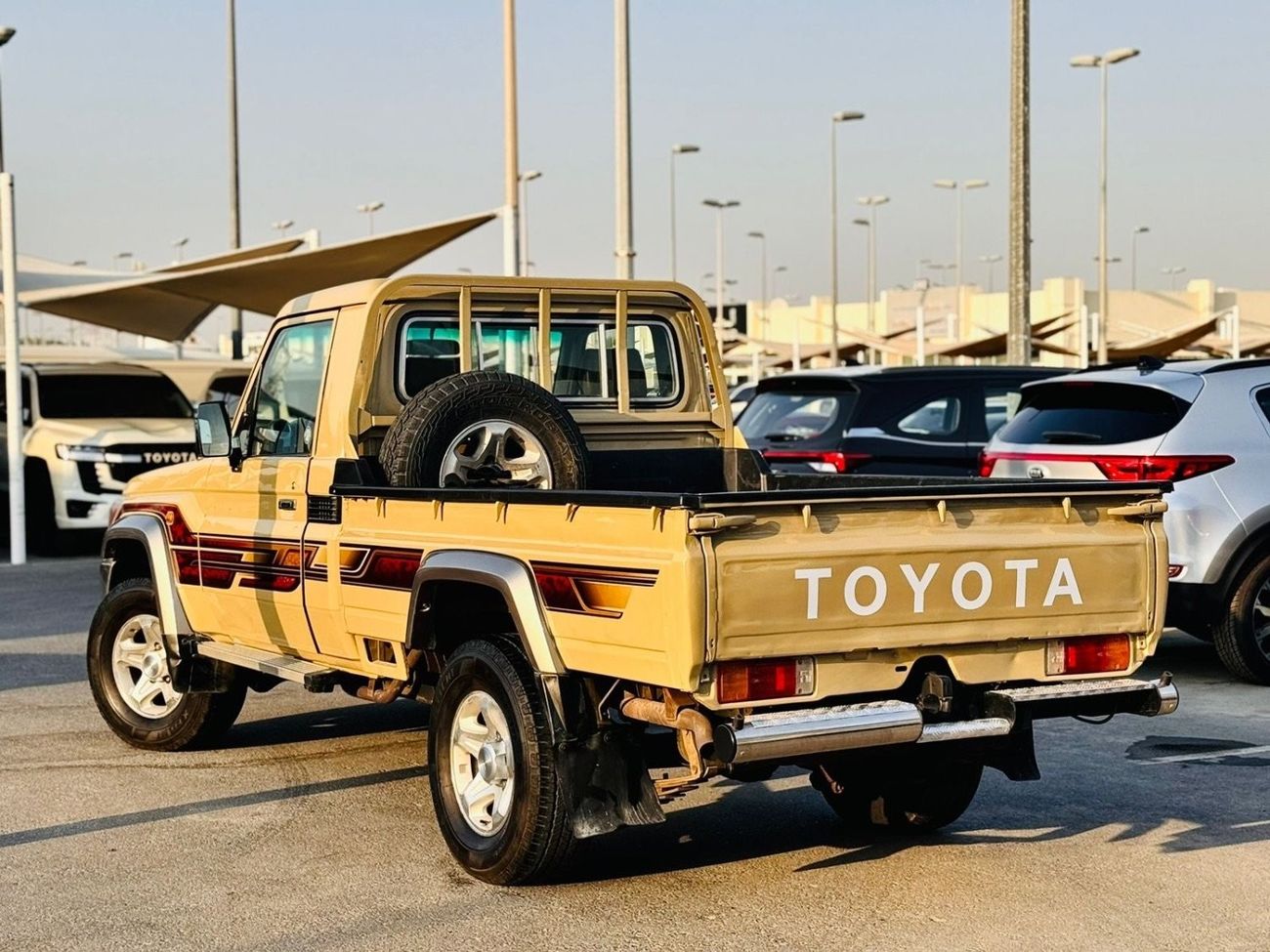 تويوتا لاند كروزر بيك آب