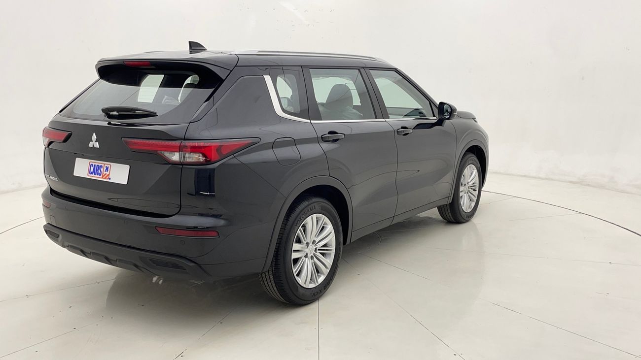ميتسوبيشي آوتلاندر MIDLINE WITH SUNROOF 2.5 | بدون دفعة مقدمة | اختبار القيادة في المنزل