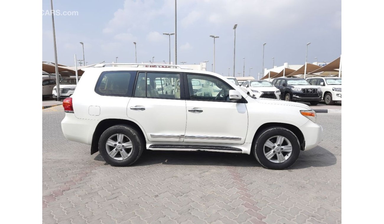 Toyota Land Cruiser Toyota Land Cruiser 2013 gcc v6 very celen car