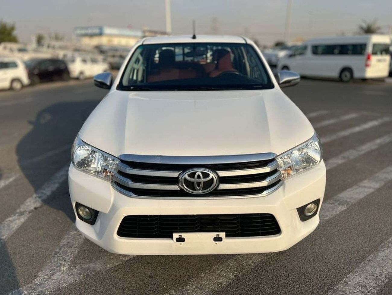 تويوتا هيلوكس 2021 TOYOTA HILUX 2.8L V4 **DIESEL** MANUAL TRANSMISSION  + POWER WINDOW + 4X4  - DOUBLE CABIN - wit