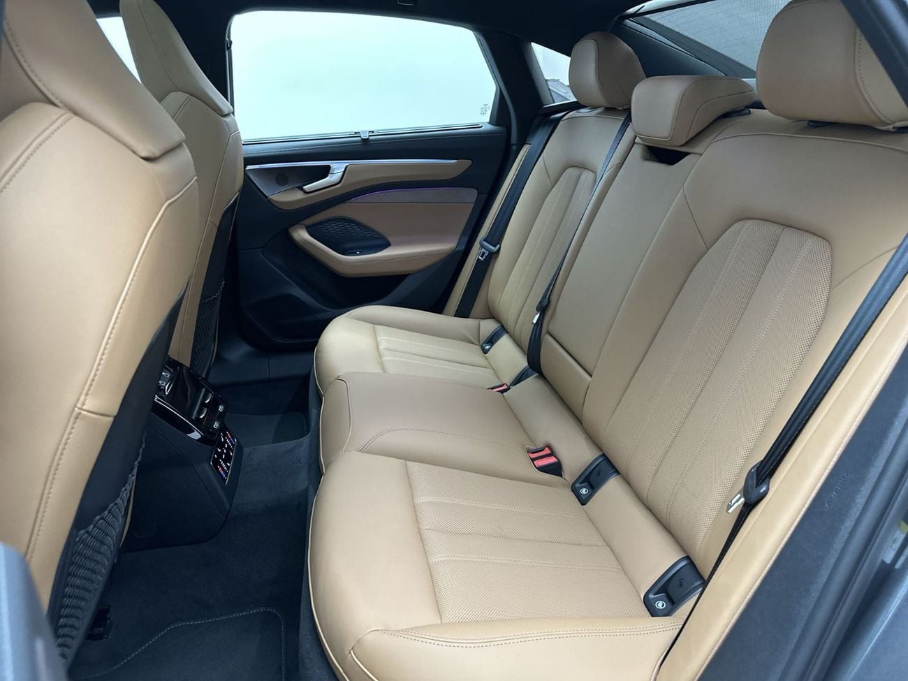 أودي A6 Sedan TFSI 204hp Sline (Ref# 09712)