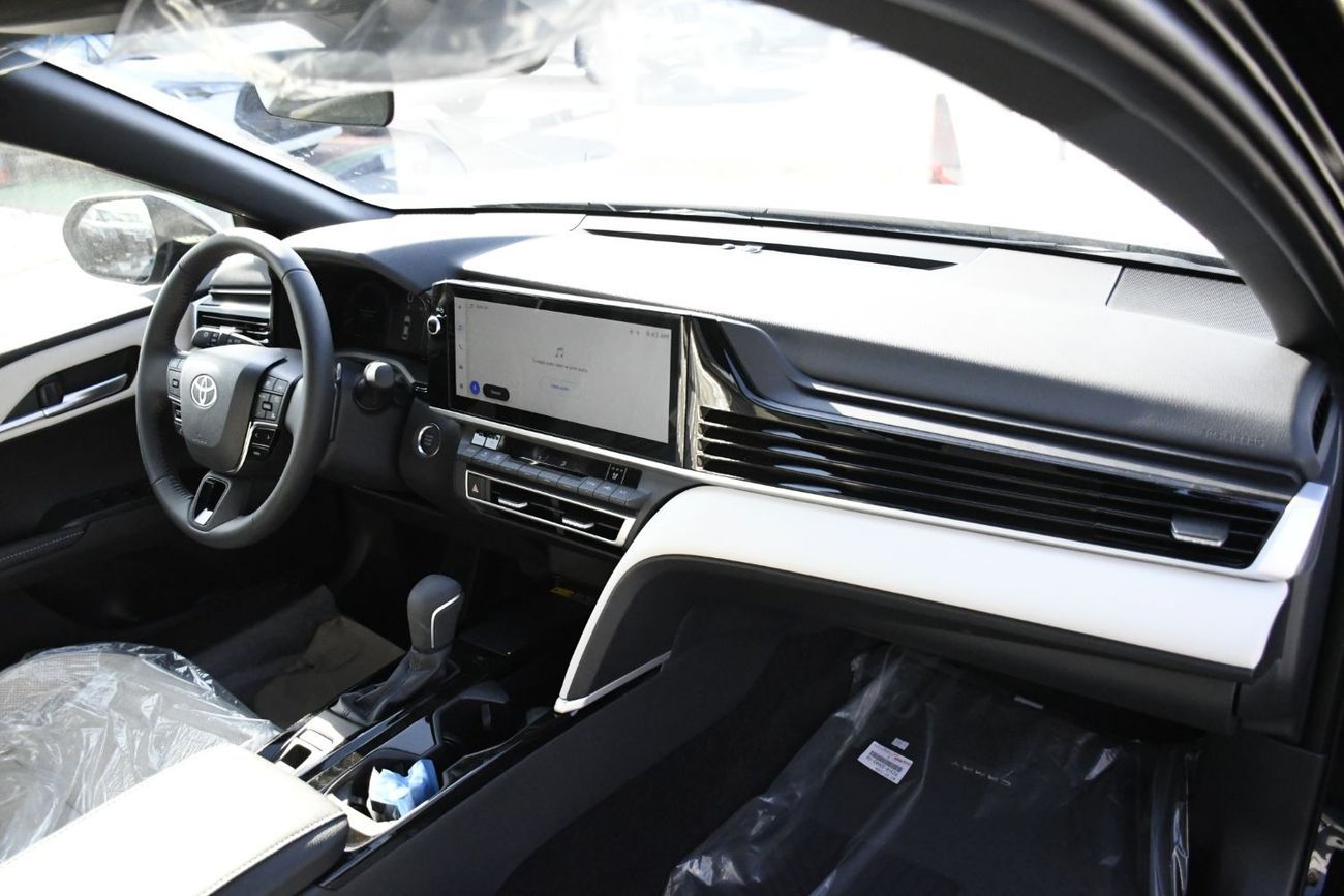 Toyota Camry Toyota Camry GLE 2.5L Petrol Panoramic Roof ( READY STOCK )