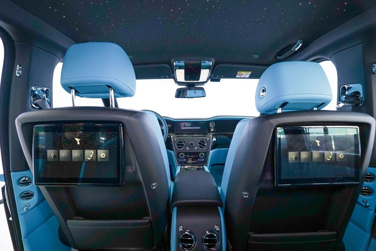 Rolls-Royce Cullinan SILVER BADGE