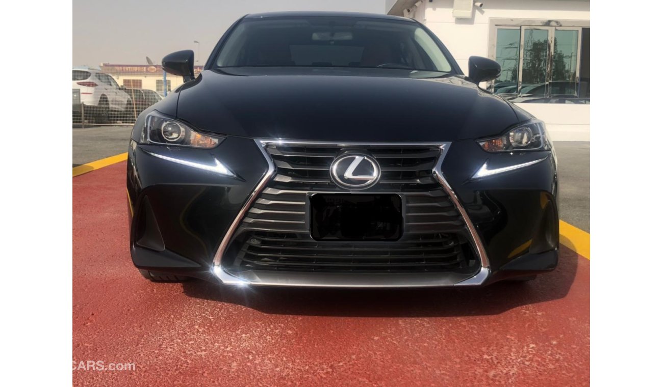 Lexus IS300 المواصفات الخليجي GCC MODEL 2020 SERVICE CONTRACT  CRUISE CONTROL LEATHER SEATS DULE EXHAST