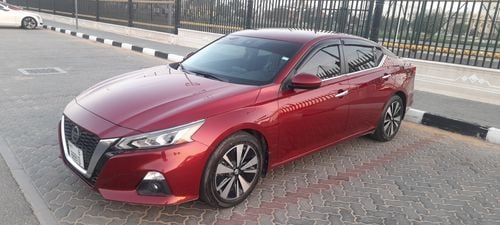 نيسان ألتيما SV