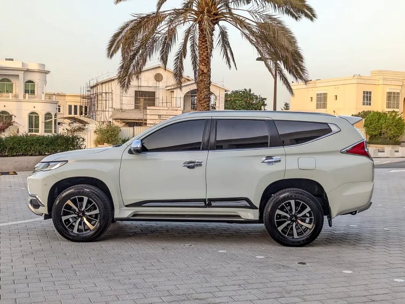 ميتسوبيشي مونتيرو سبورت GLS TOP FULL OPTION GCC ACCIDENT FREE IN EXCELLENT CONDITION