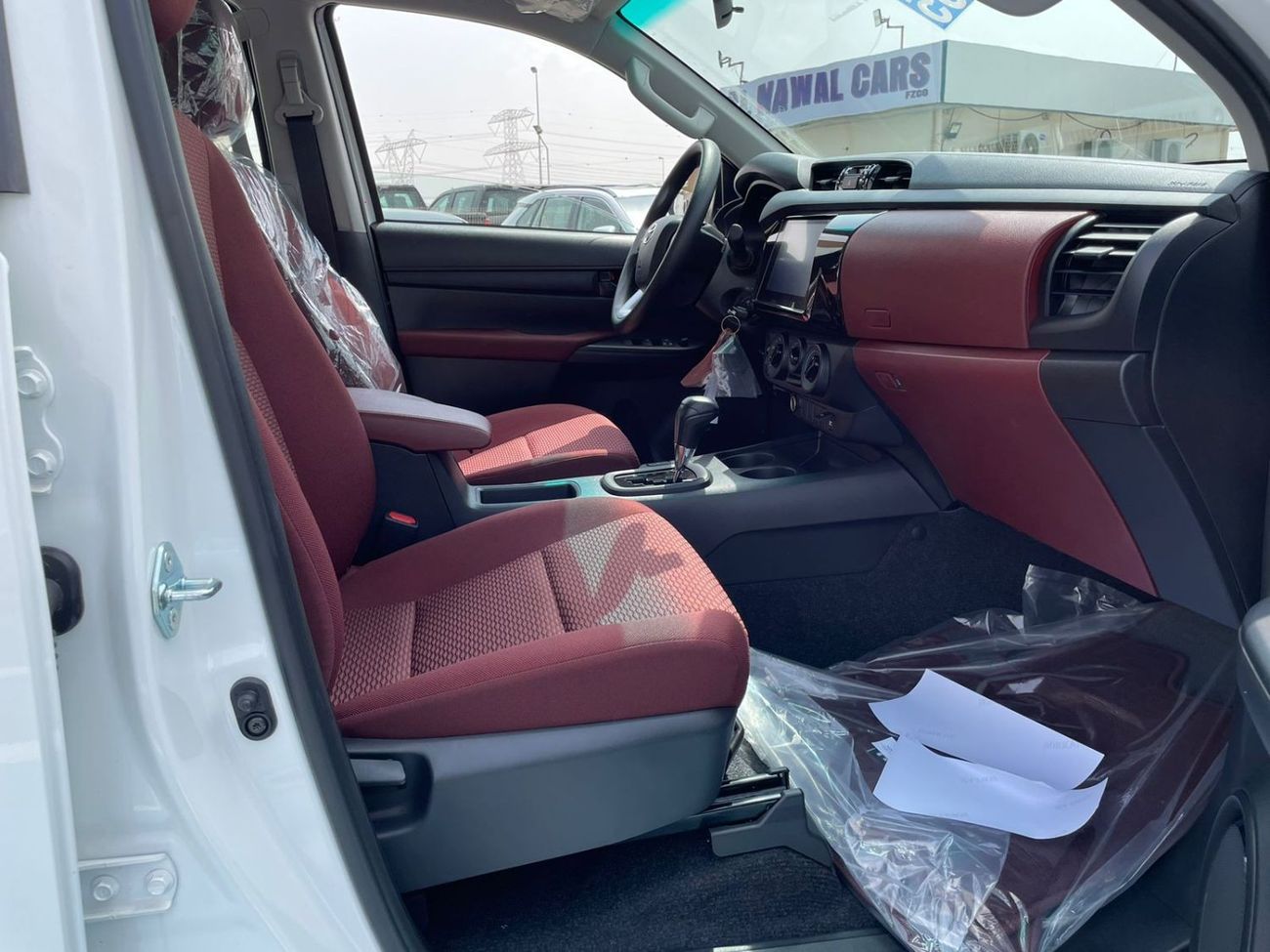 Toyota Hilux Toyota Hilux 2.7L 2024 A/T 4x4 basic with power window