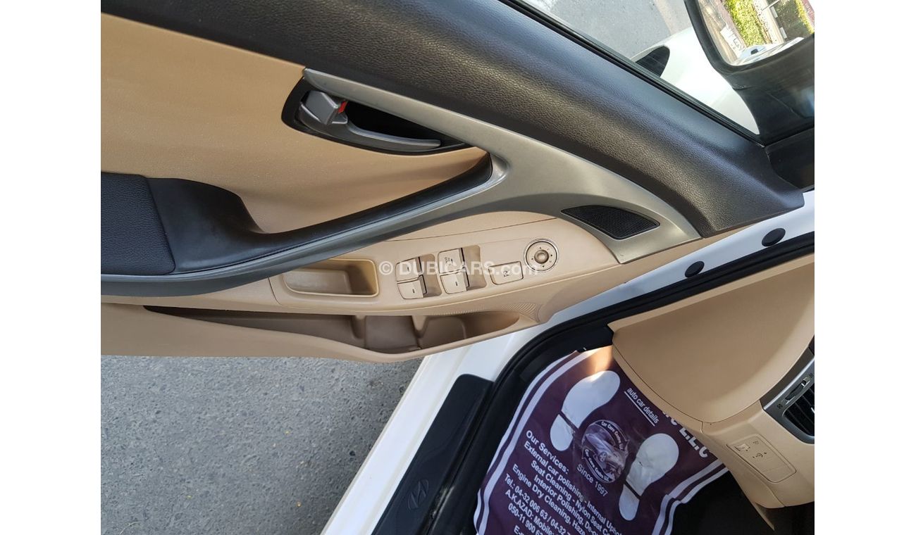 Hyundai Elantra 1.6cc