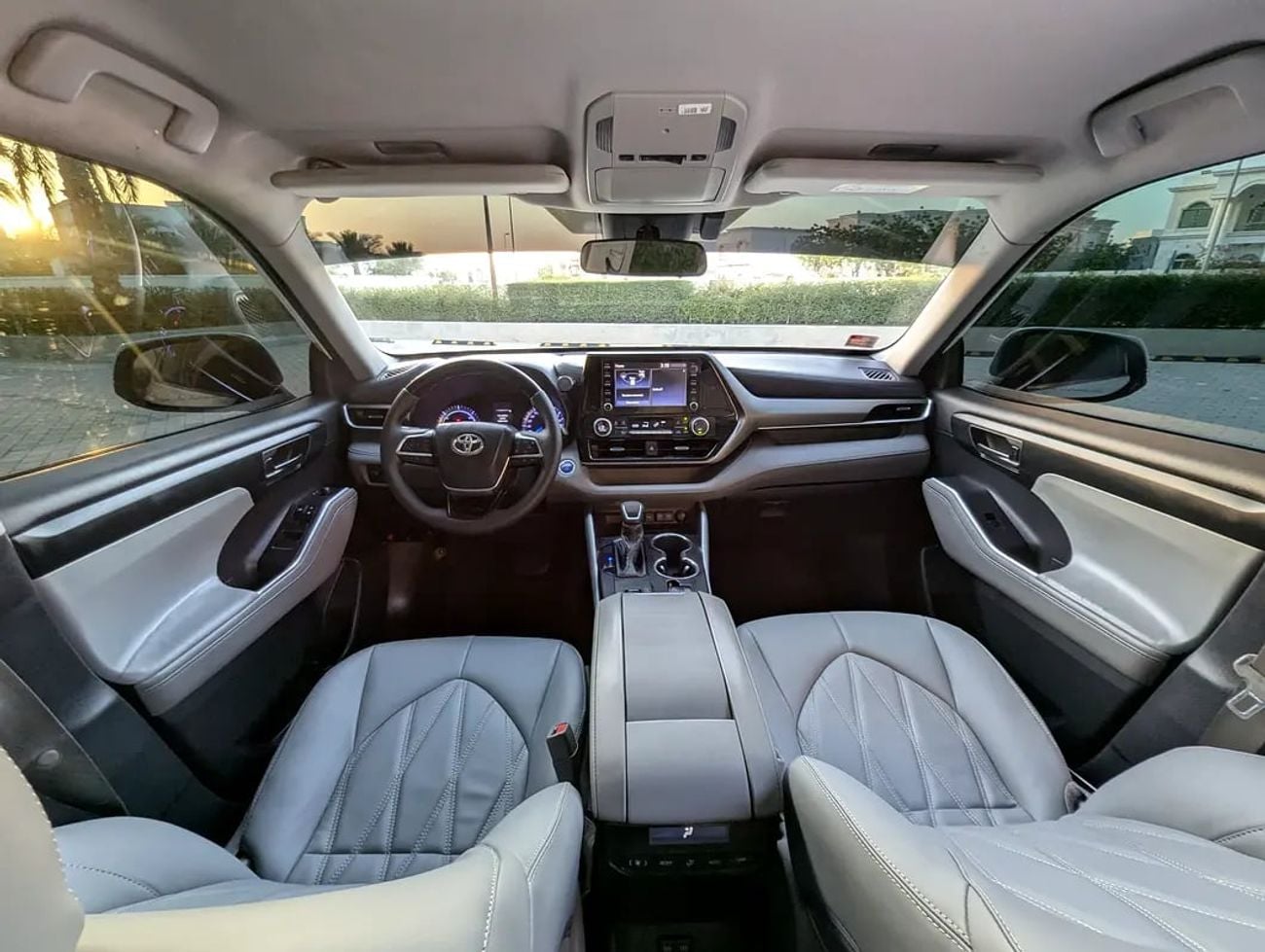 Toyota Highlander Hybrid Limited | GCC Specs | Full Option | Premium Family SUV