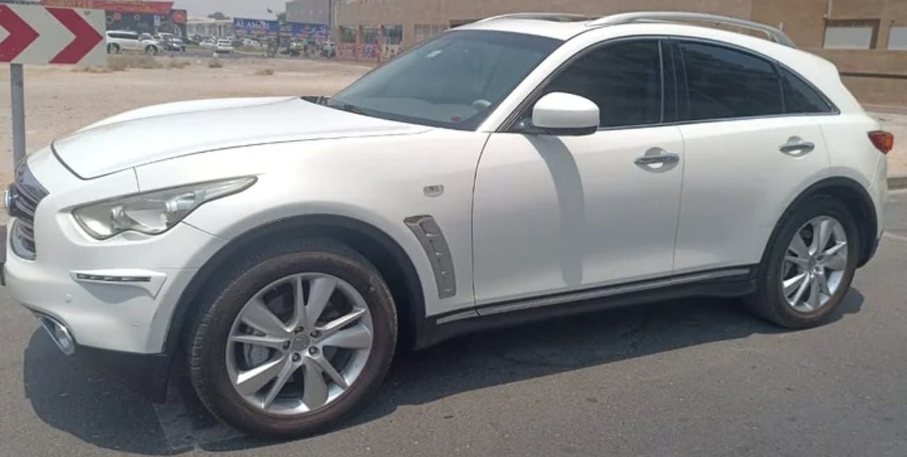إنفينيتي QX70