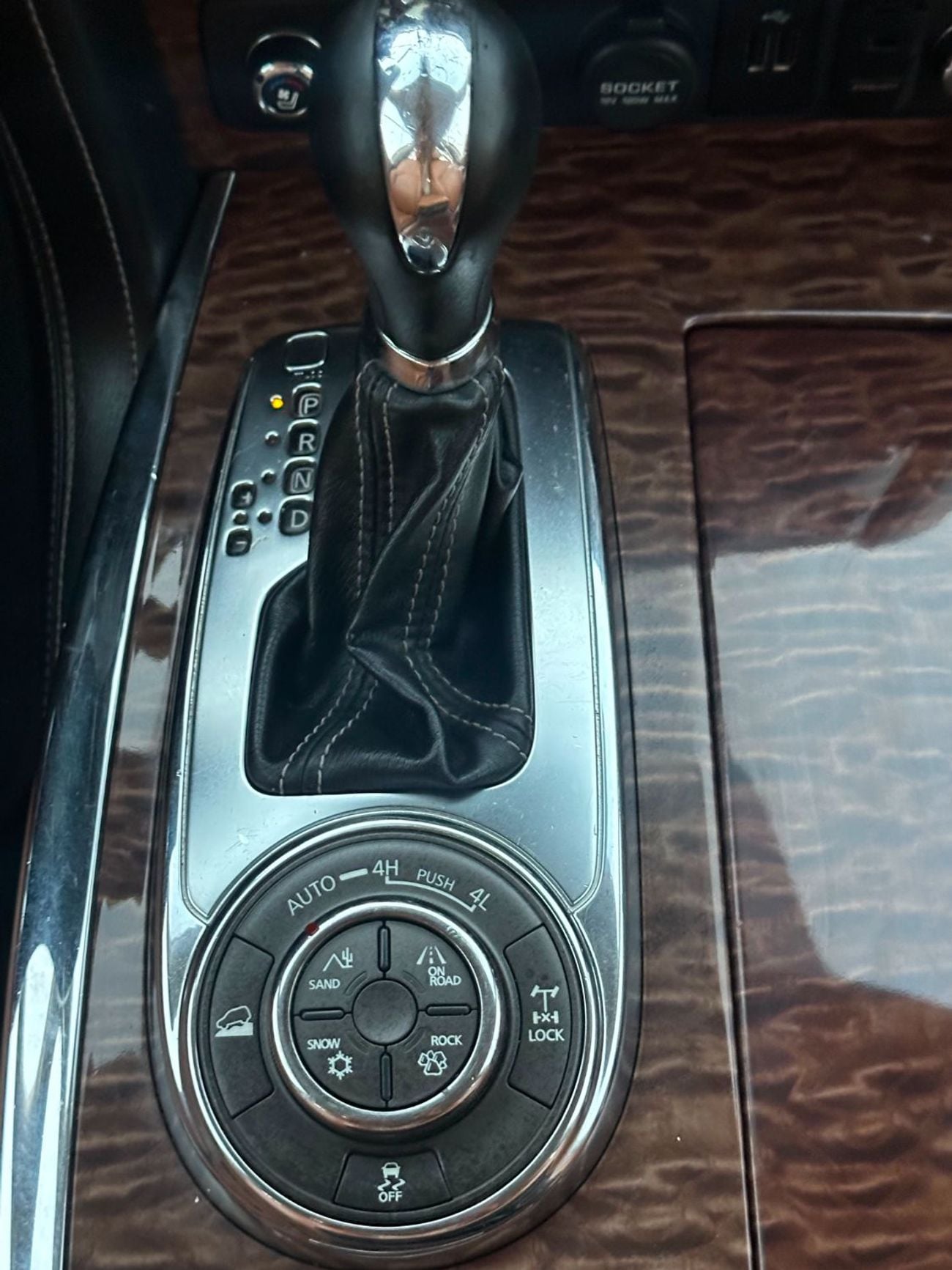 نيسان باترول LE TITANIUM