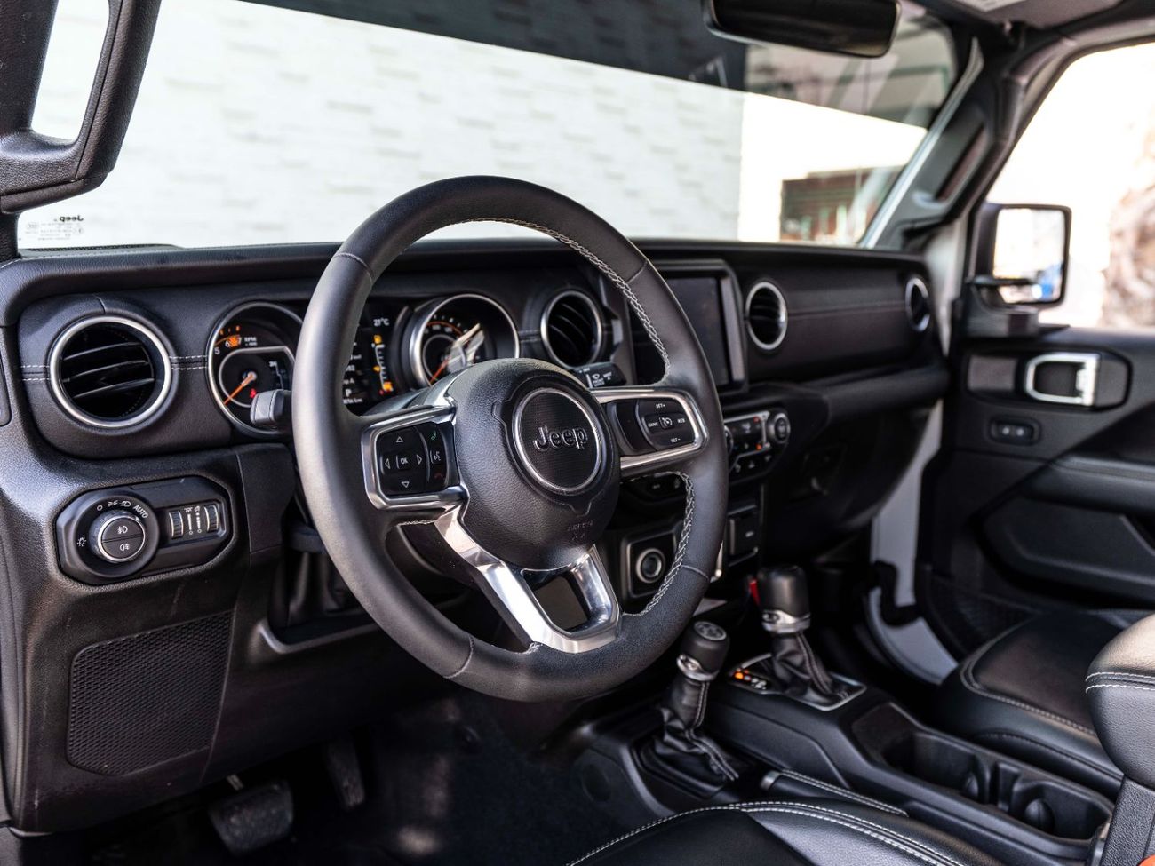 Jeep Wrangler Sahara 3.6L A/T (5 Seater)