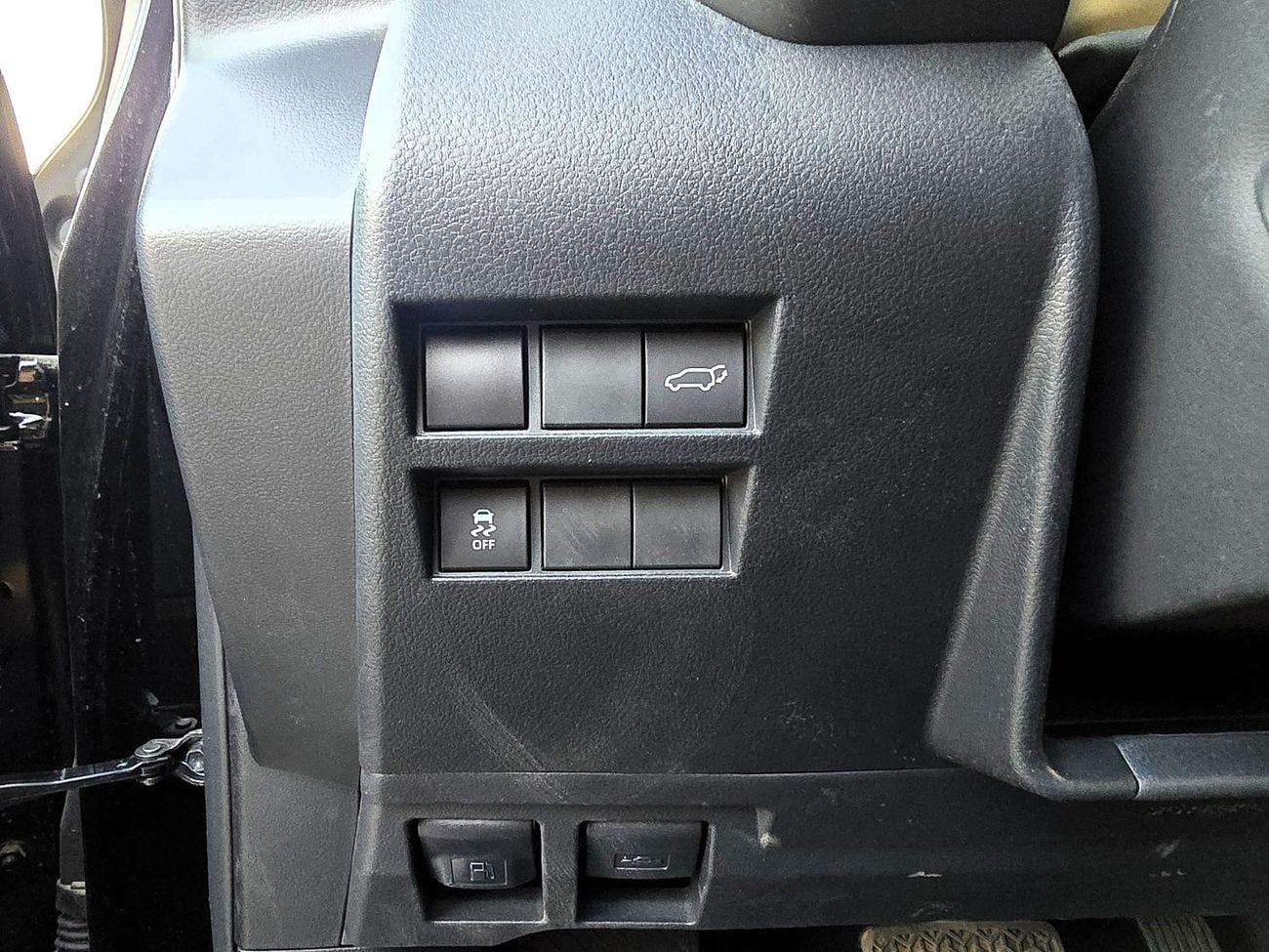 Toyota Land Cruiser VX Toyota land cruiser Vx 3.5l turbo 4*4 A/T  Black color inside black 2026