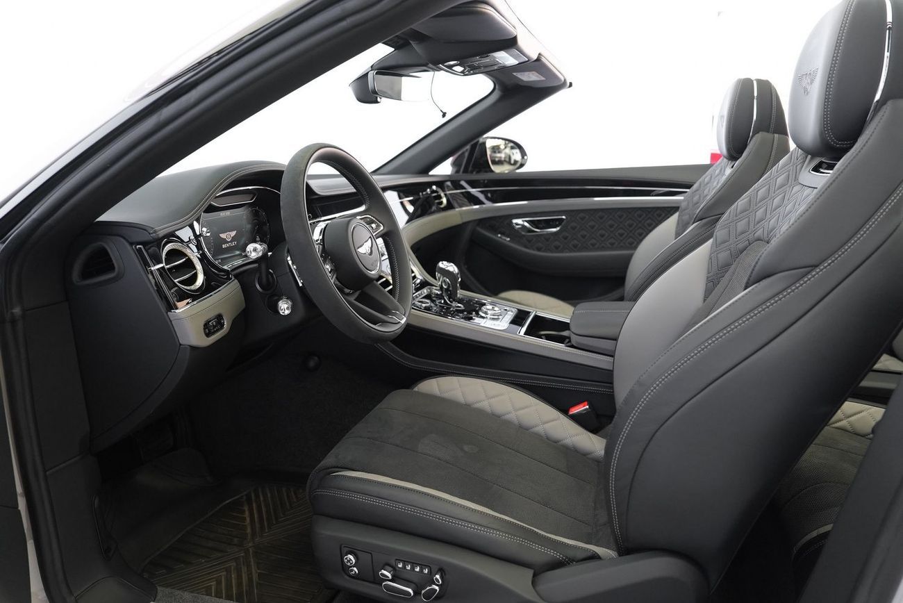 بنتلي كونتيننتال جي تي سي Bentley GTC V8S