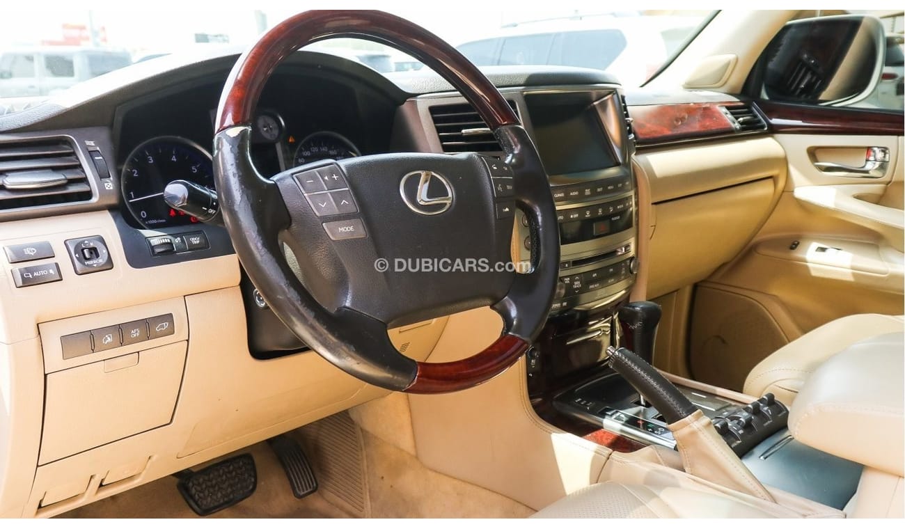 Lexus LX 570 LX570 Full Option White 2008 In Excellent Condition