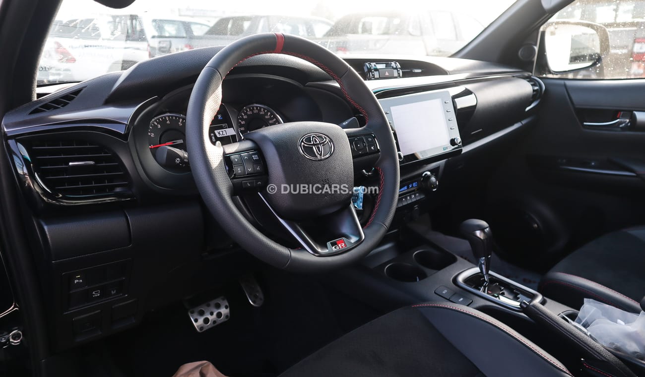 تويوتا هيلوكس GR sport