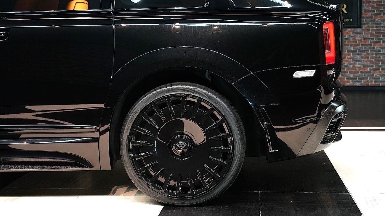 رولز رويس أونيكس كولينان | NEGOTIABLE PRICE | GOLD SPIRIT OF ECSTASY | NEW | 2024 | 563 HP | 3-YR WARRANTY AND SERVICE