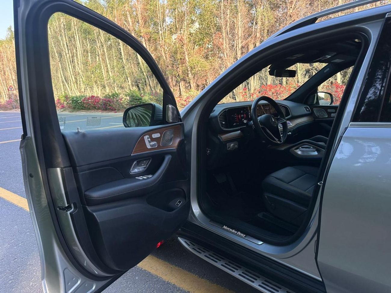 Mercedes Benz GLE350 USA SPEC 2025 Mercedes-Benz GLE 350 | Like New | Warranty | 6000 KM | 2.0L Inline-4 | 255 HP