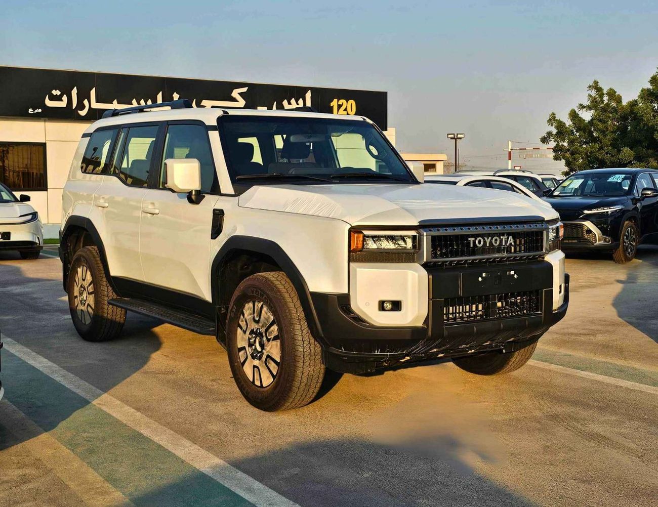 تويوتا برادو ALL ROUNDER TURBO STD / 2.8L DIESEL V4 / SUNROOF, COOL BOX, FABRIC SEATS / CODE#P28AR2
