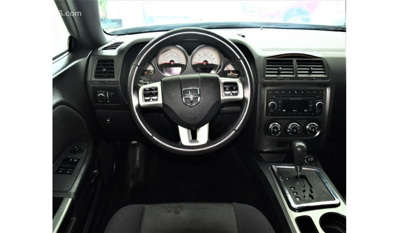 دودج تشالينجر AMAZING Dodge Challenger 2014 Model!! in White Color! GCC Specs