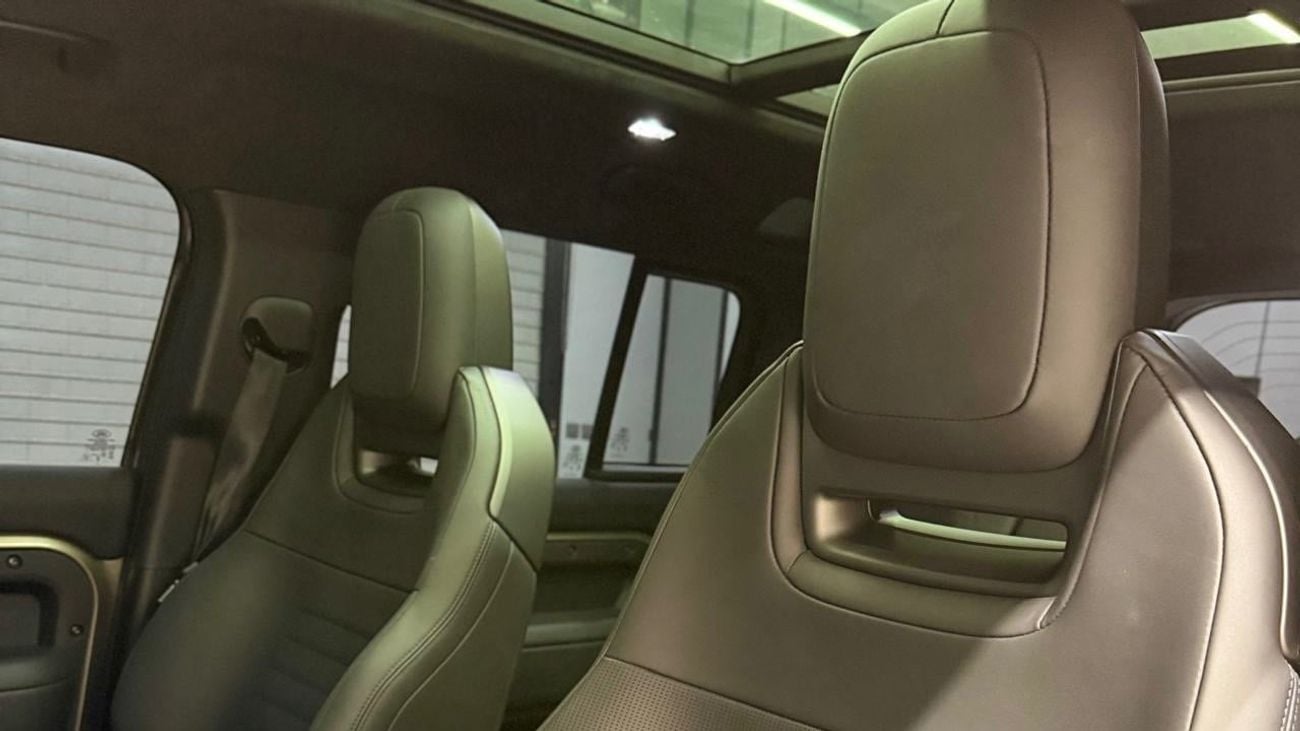 لاند روفر ديفندر 110 P635 OCTA V8