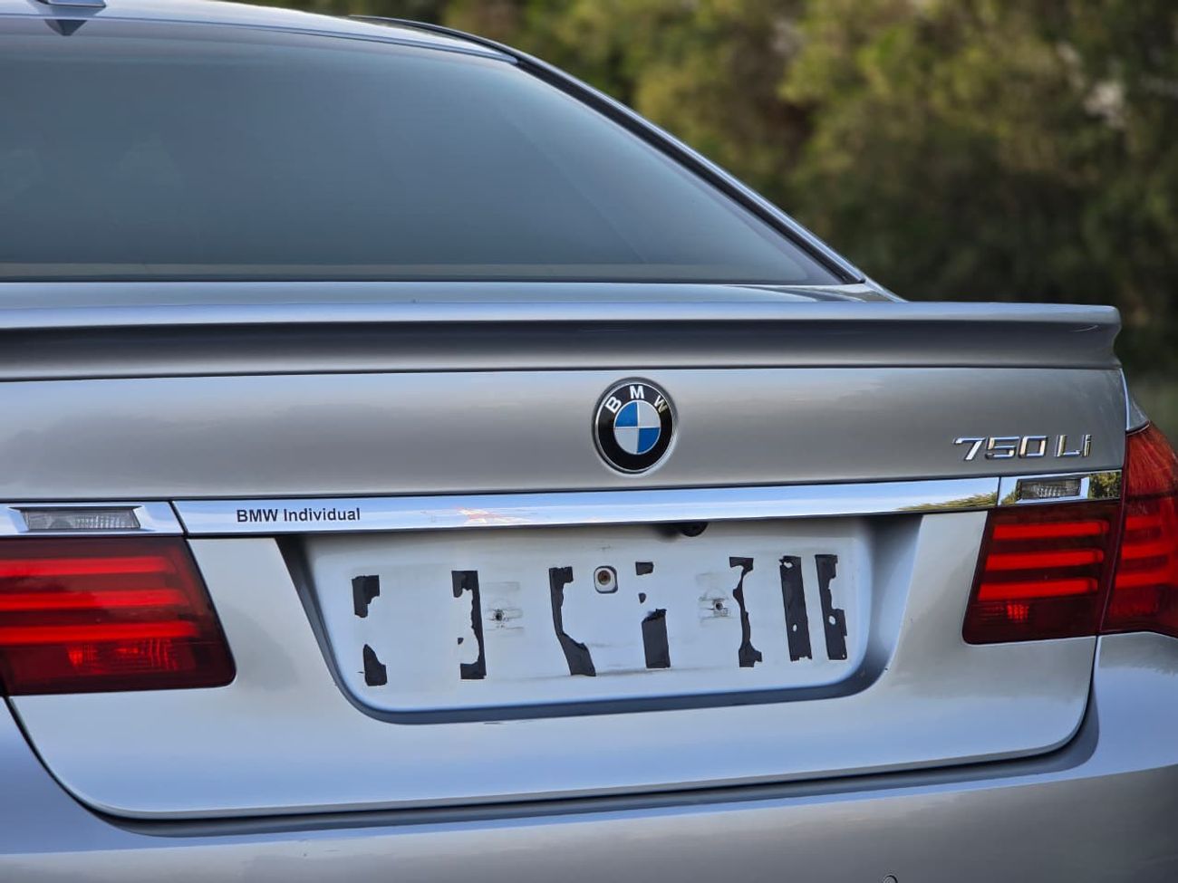 بي أم دبليو 750Li Luxury 4.4L (443 HP)