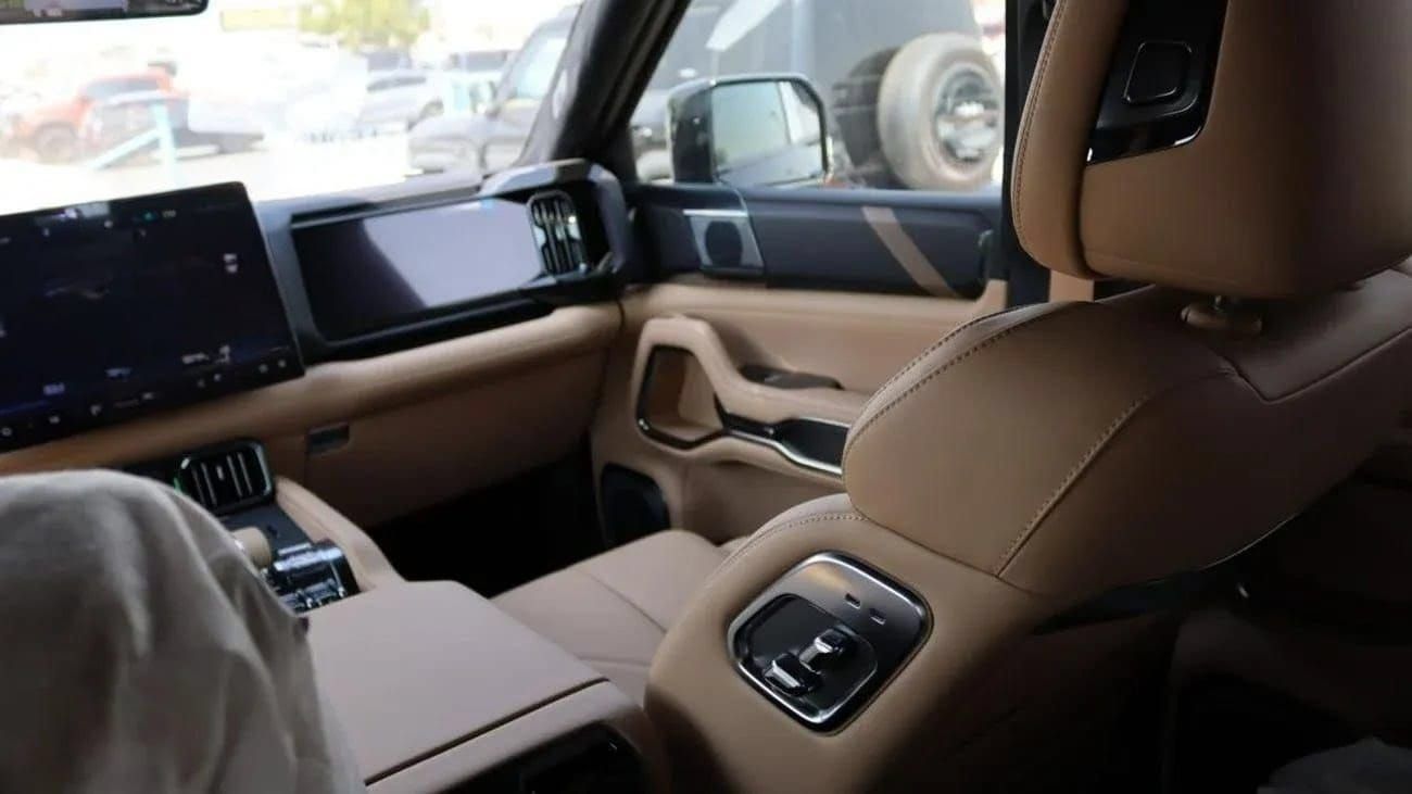 BYD Leopard 8 BYD Leopard 8 Smart and Brave Flagship Edition (7 Seats) with master account - 5 years warranty evs