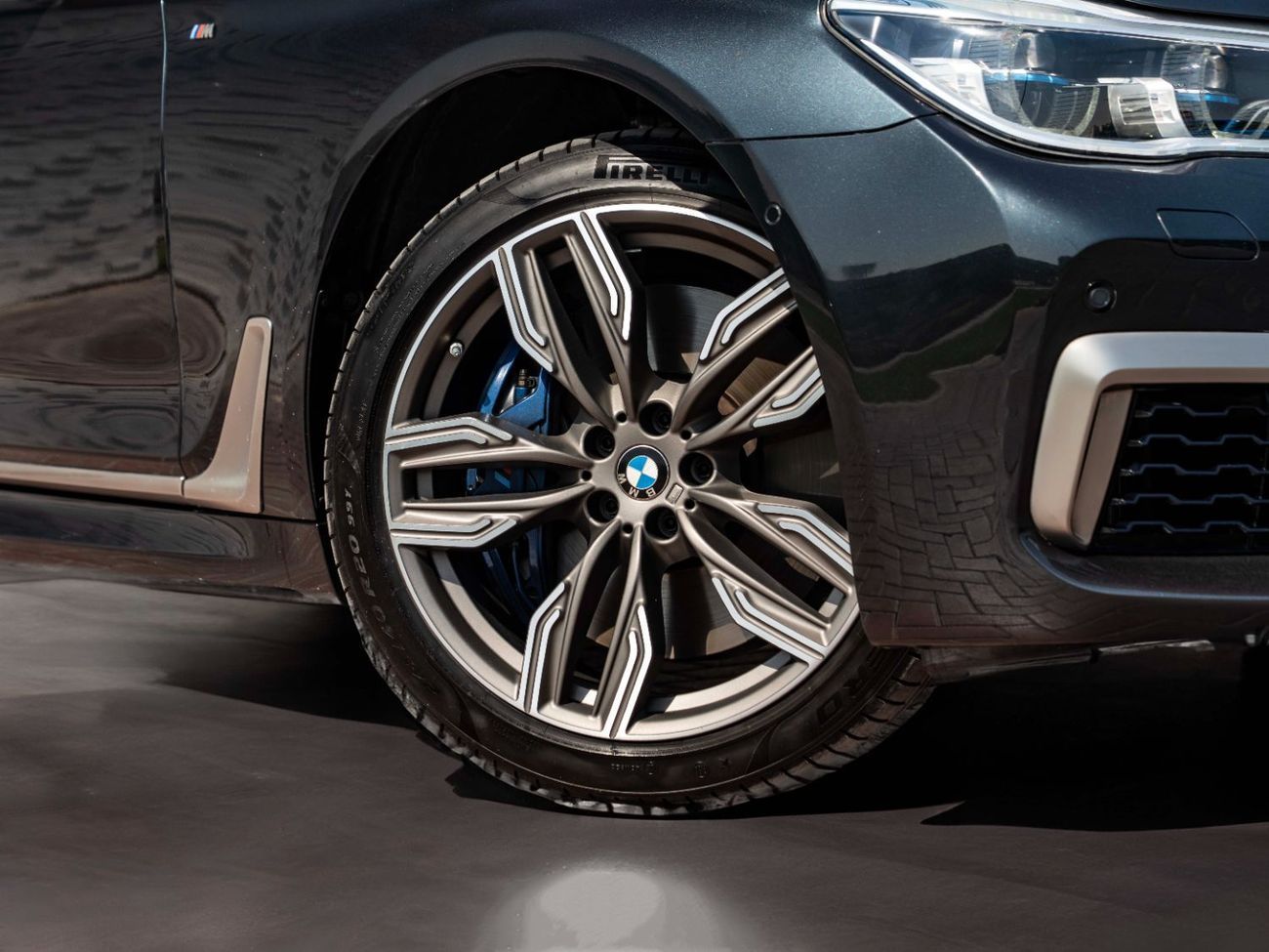 BMW M760Li xDrive 6.6L