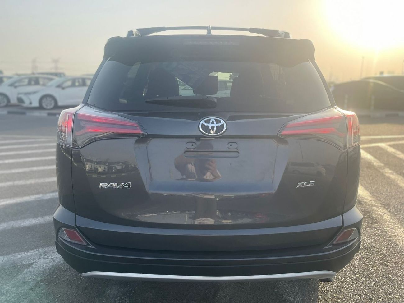 Toyota RAV4 2018 Toyota Rav4 Adventure 2.5L V4 Full Option - Sunroof Push Start & Truck Auto With Radar - l