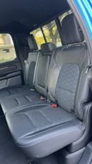 RAM 1500 Big Horn 2023 Crew Cab 4x4  32500Km American