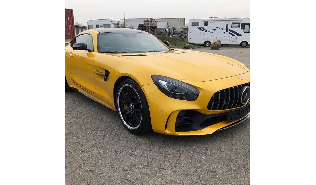 مرسيدس بنز AMG GT-R