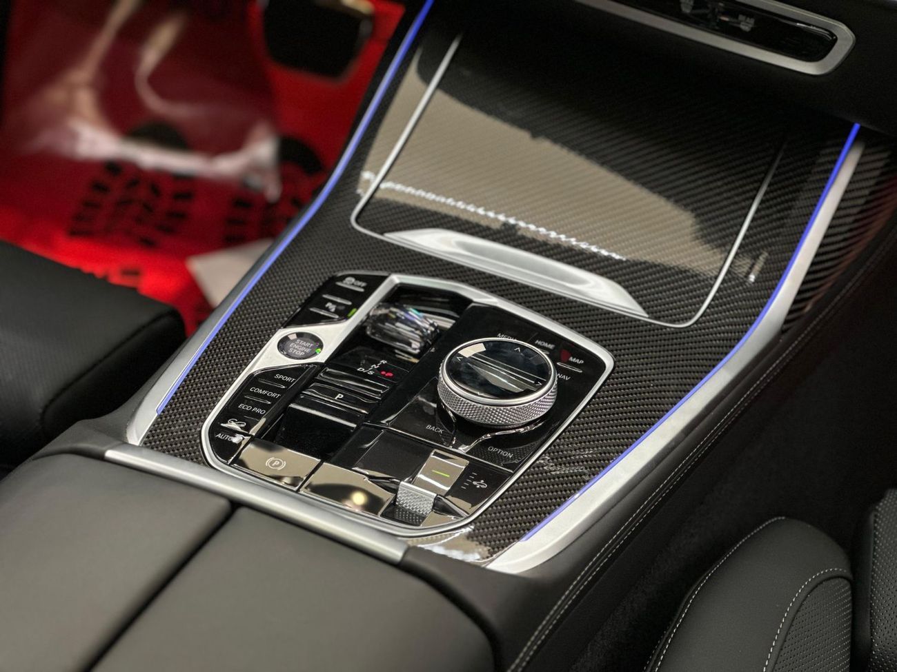 بي أم دبليو X7 xDriveM60i (6 Seats)