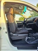 تويوتا هيلوكس SR5 | 2.7L V4 PETROL | A/T | PUSH START | WOODEN PANEL | 4WD (C0DE # 69008)