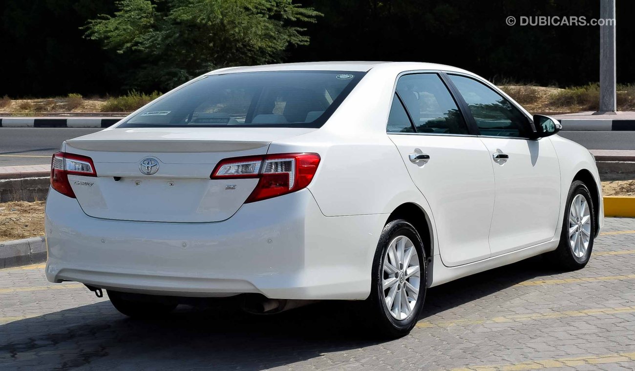 Toyota Camry SE Ref#504 2015