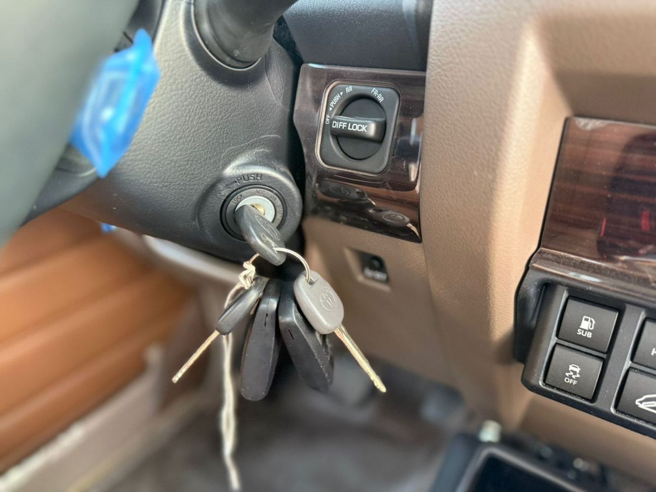 Toyota Land Cruiser Pick Up TOYOTA LC79 PICKUP S/C 2.8L DIESEL A/T FULL OPTION 2025 MODEL