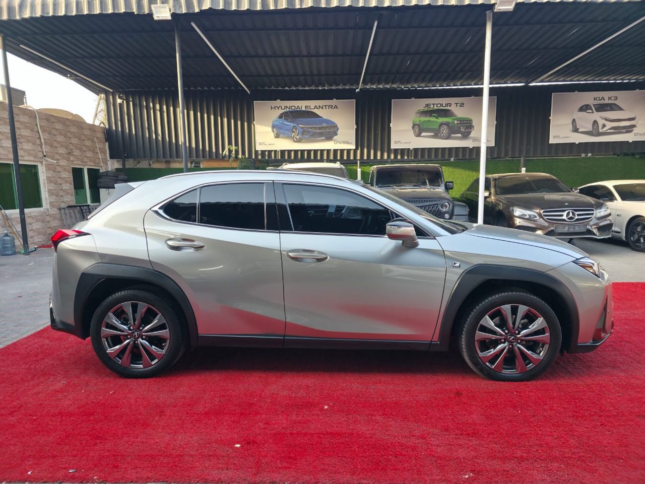 لكزس UX 200 F Sport Platinum 2.0L (169 HP)