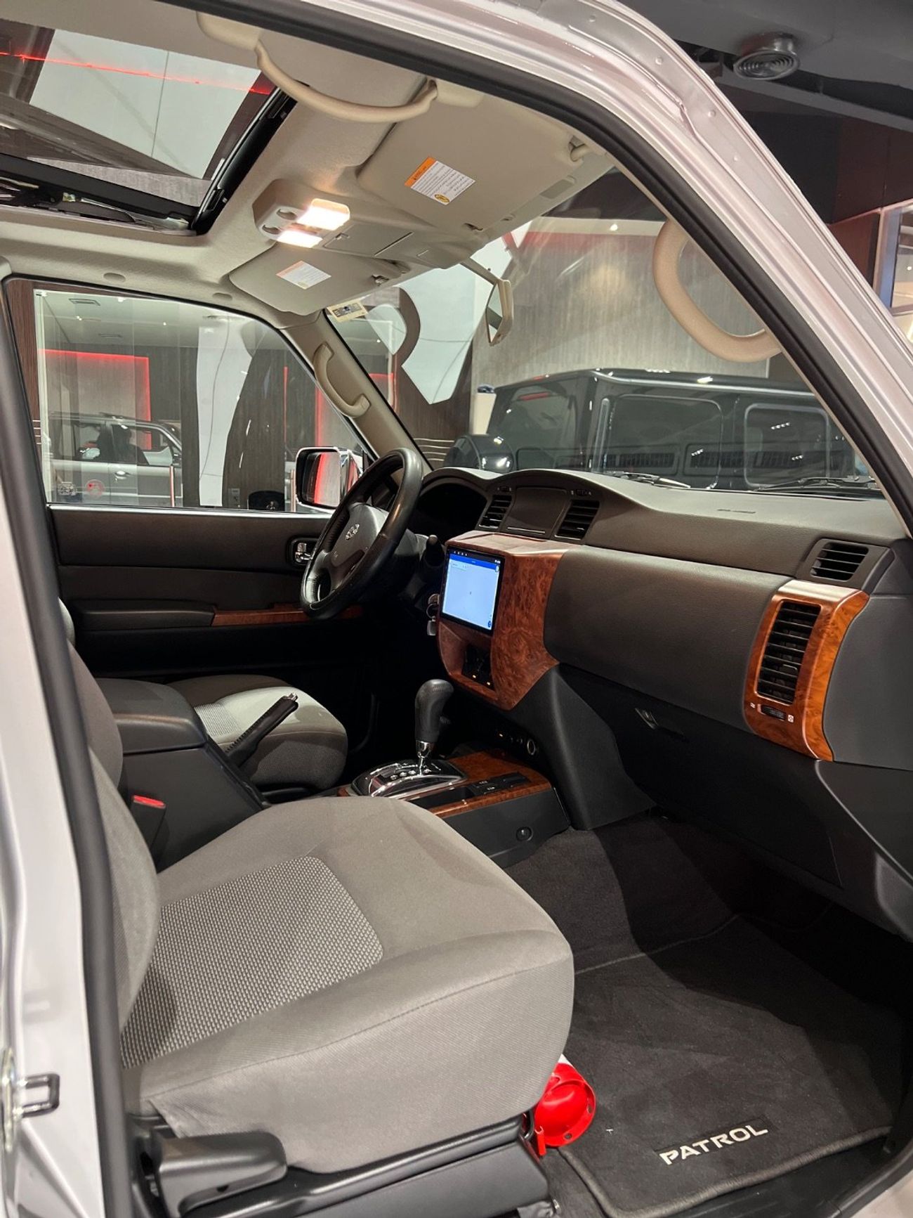 نيسان باترول سفاري Safari 4.8L A/T