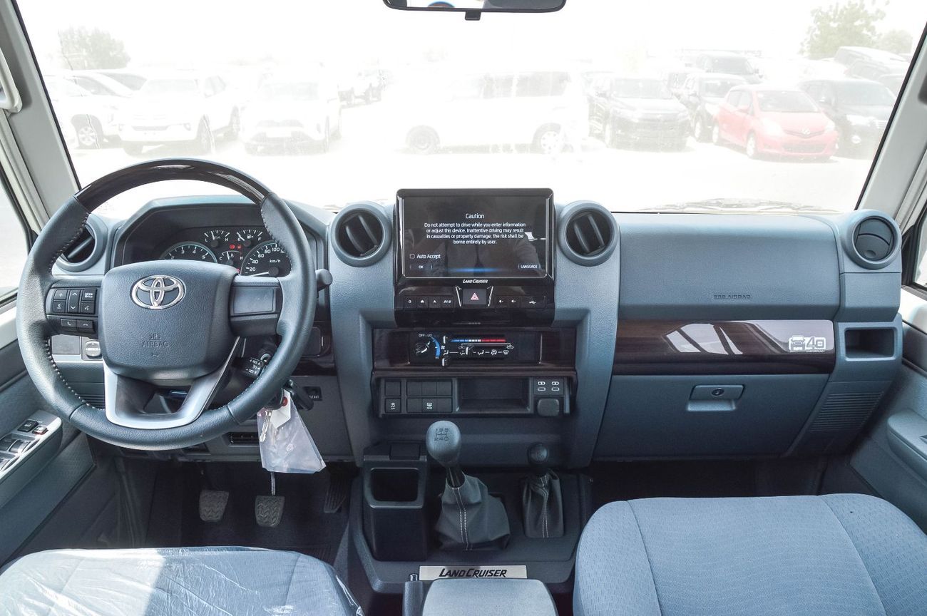 Toyota Land Cruiser 70 TOYOTA LAND CRUISER 76 4.0L 4WD MT 5DOOR SUV 2025